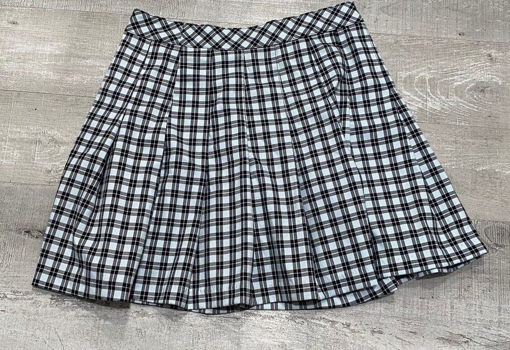 Y2K Divided H & M Plaid Blue & Black Plaid Pleated Skirt Size 6